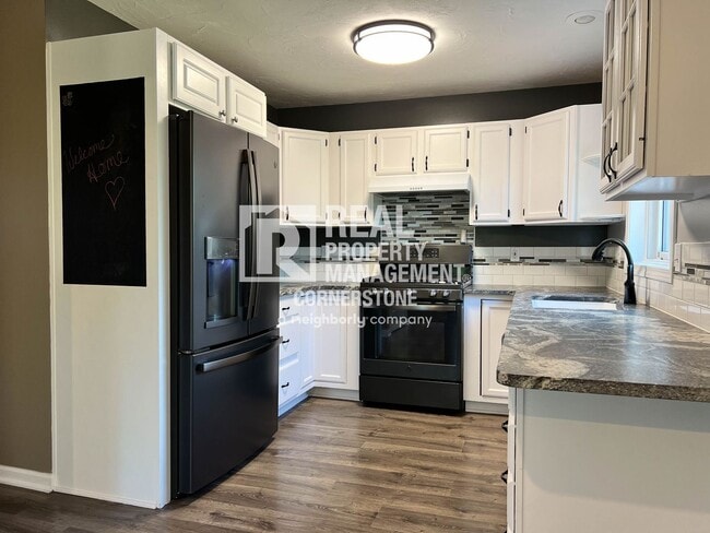 Building Photo - Spacious Country Home with Huge Yard and A...