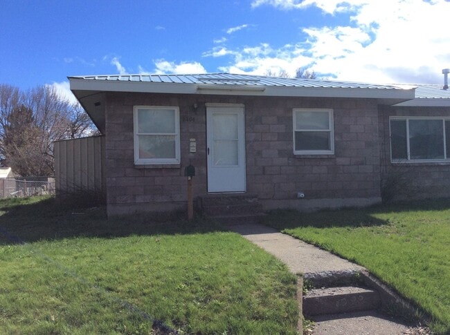 Primary Photo - Y Ave. Duplex