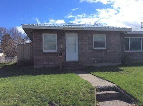 Building Photo - Y Ave. Duplex