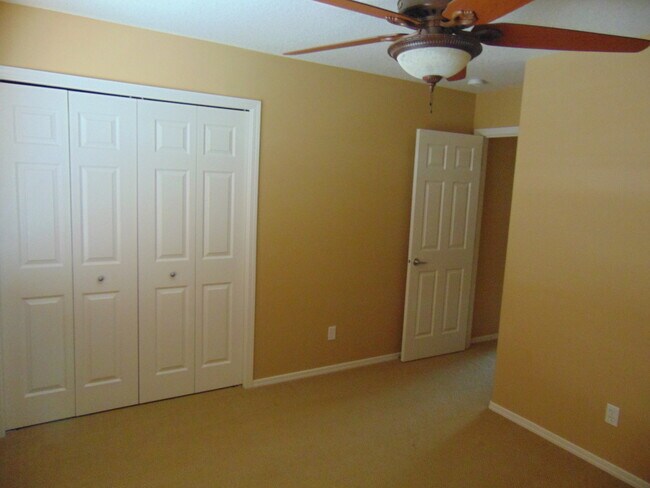 Building Photo - Beautiful 5 + bedroom home - In much desir...