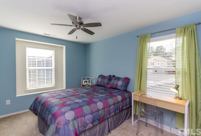 Building Photo - Elegant 3BD, 2BA Raleigh Home Near Shoppin...