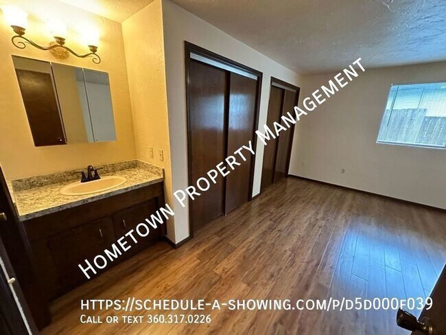 Building Photo - 2 Bedroom 1 Bath Duplex in Hawks Prairie. ...