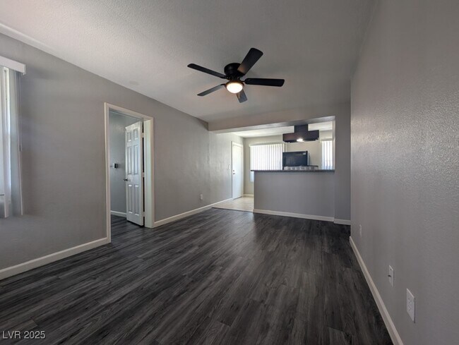 Building Photo - 319 N 11th St
