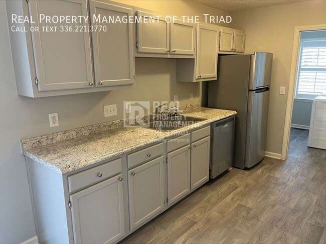 Building Photo - 4600 Prestbury Dr