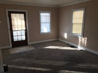 Building Photo - 323 Hillview Dr