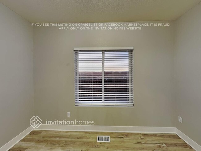 Building Photo - 583 Solano Dr