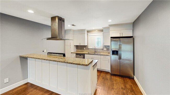 Primary Photo - 1802 Southwood Dr