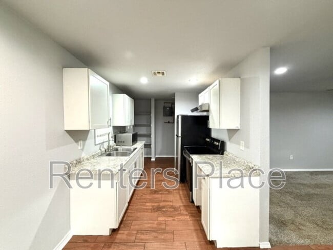 Building Photo - 2326 N Atlanta Pl