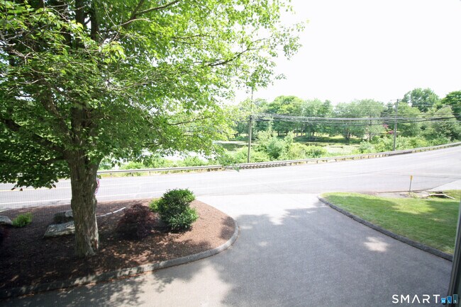Building Photo - 204 Westbrook Rd