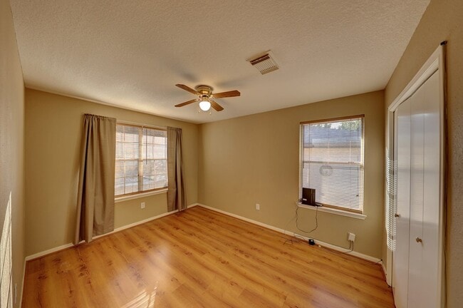 Building Photo - 115 Chaparral Pl W