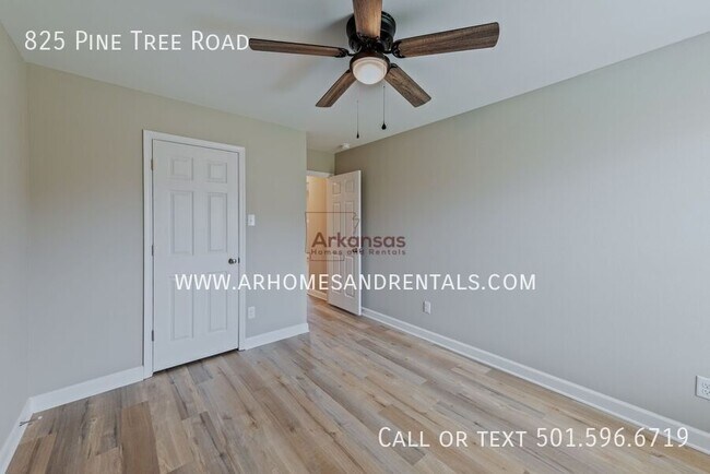 Building Photo - 825 Pine Tree Rd