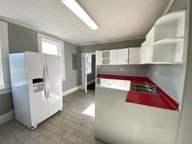 Building Photo - 3 bed/ 2 bath house in Seneca