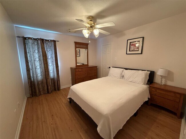 Building Photo - 7819 Blue Stream Ct