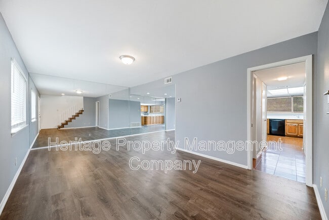 Building Photo - 10958 Crown Pk Ln