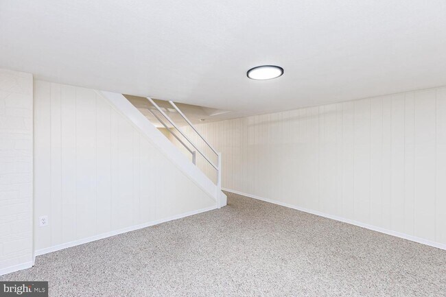 Building Photo - 1117 Circle Dr