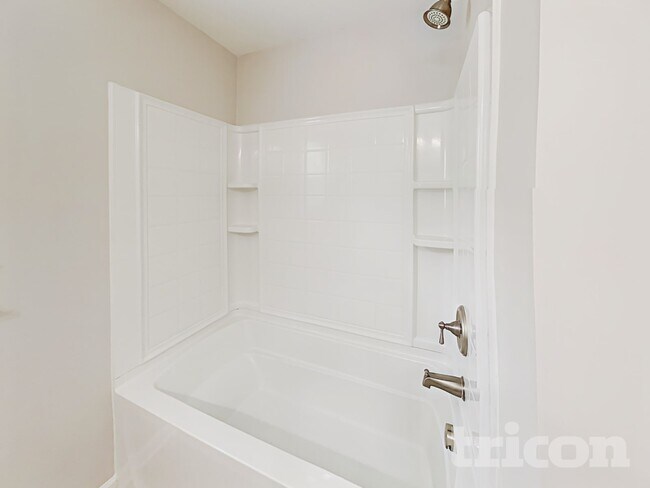 Building Photo - 1413 Eastway Dr