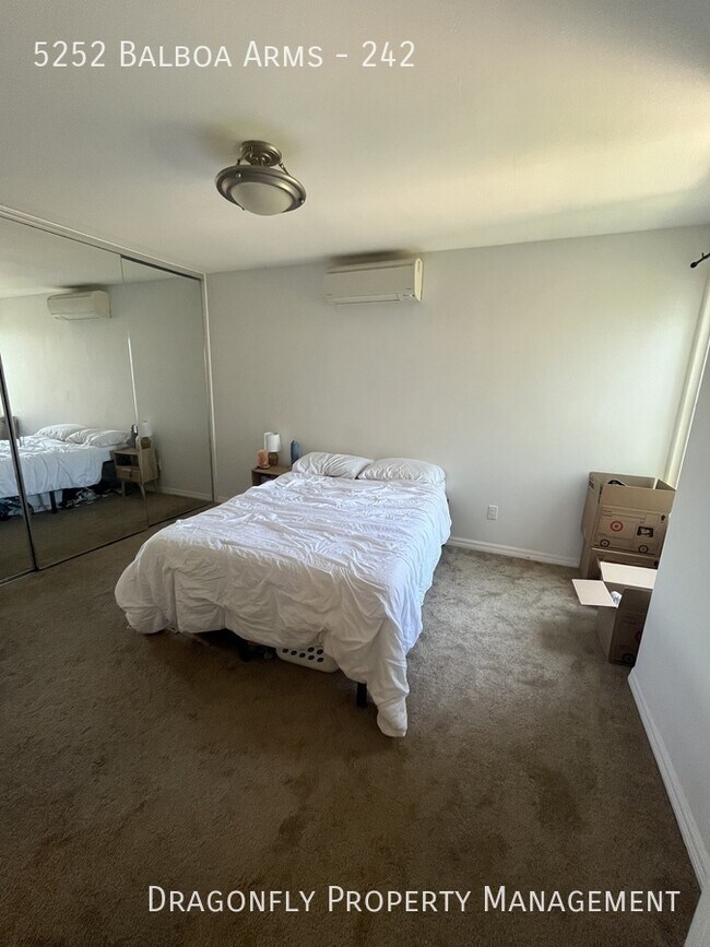 Building Photo - 5252 Balboa Arms Dr