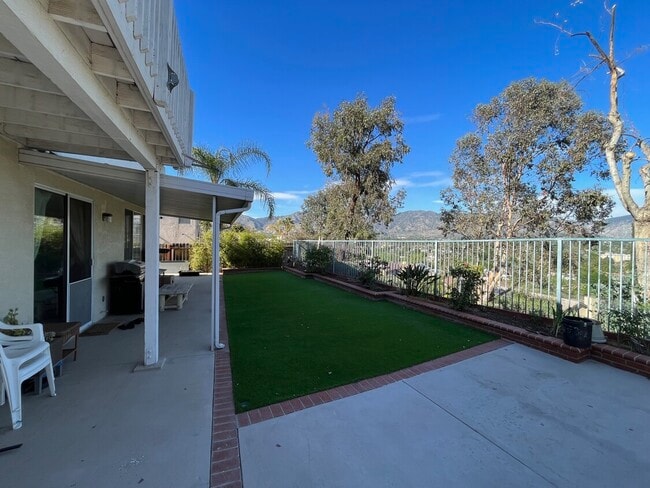 Building Photo - 12212 Edgecliff Ave