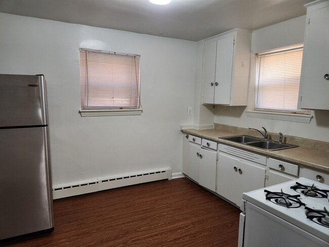 Building Photo - Houston Court