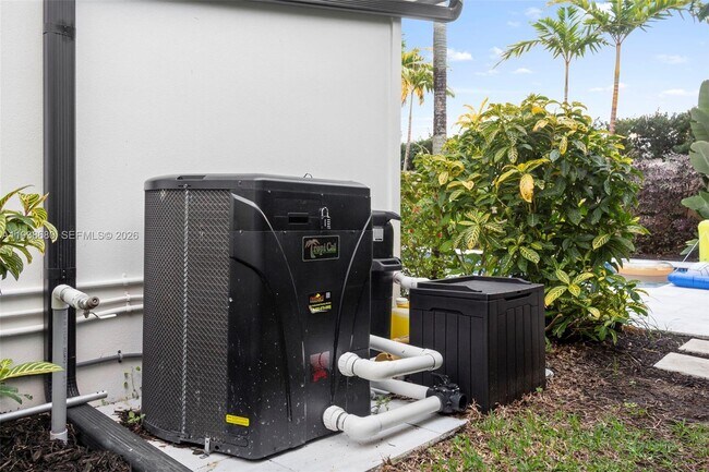 Building Photo - 3540 NE 28th Ave