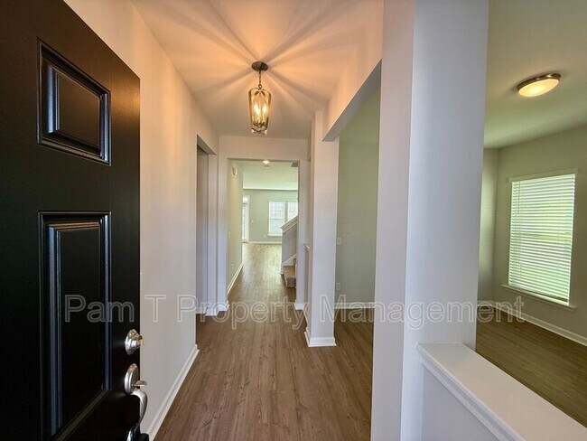 Building Photo - 103 Peabody St