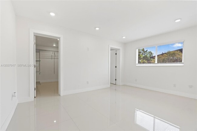 Building Photo - 10501 SW 53rd St