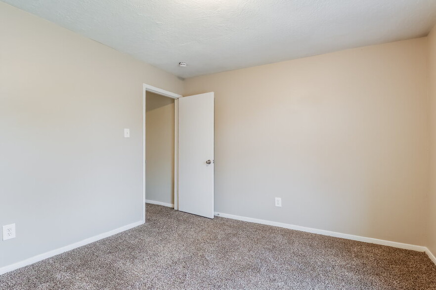 Building Photo - 18415 Willow Moss Dr
