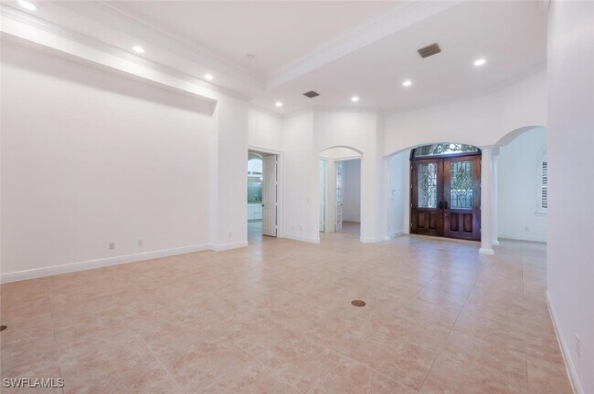 Building Photo - 600 6th Ave N