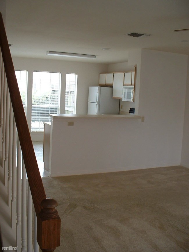 Building Photo - 2 br, 2.5 bath  - Carters Cove  Townhouse