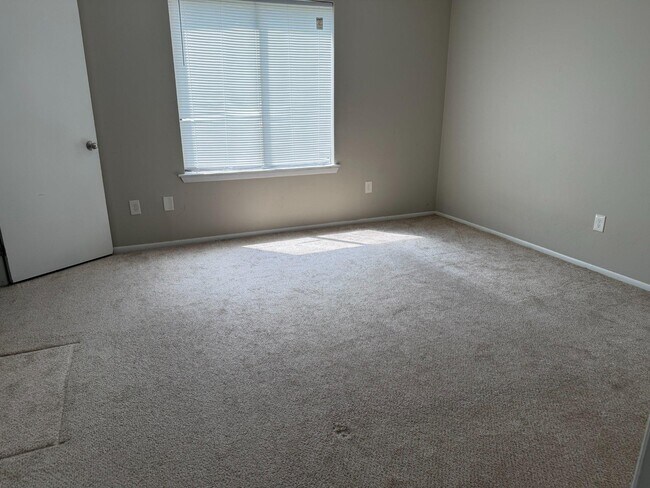 Building Photo - 5518A Aberdeen Dr