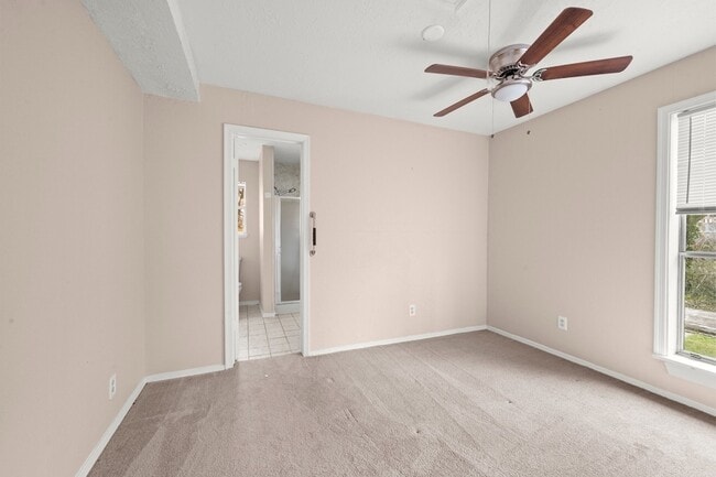 Building Photo - 706 Shenandoah Dr
