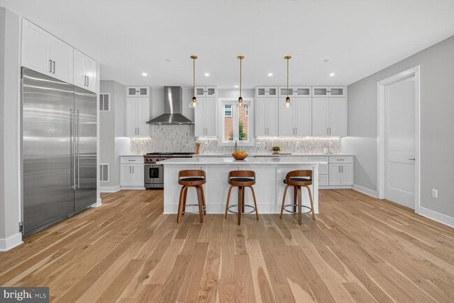 Building Photo - 5310 Cathedral Ave NW