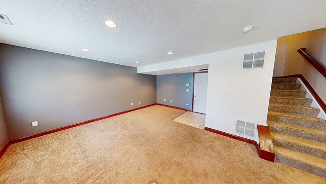 Building Photo - 5930 Winberry Creek Dr