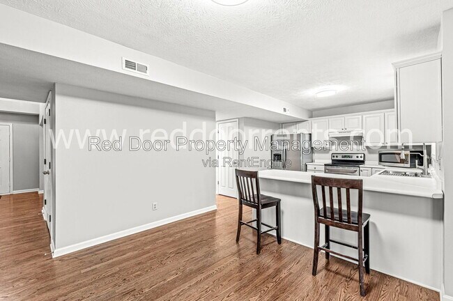 Building Photo - 261 Wyndotte Dr