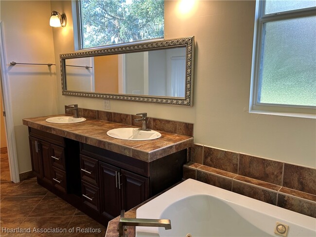 Building Photo - 6200 Pebble Ln