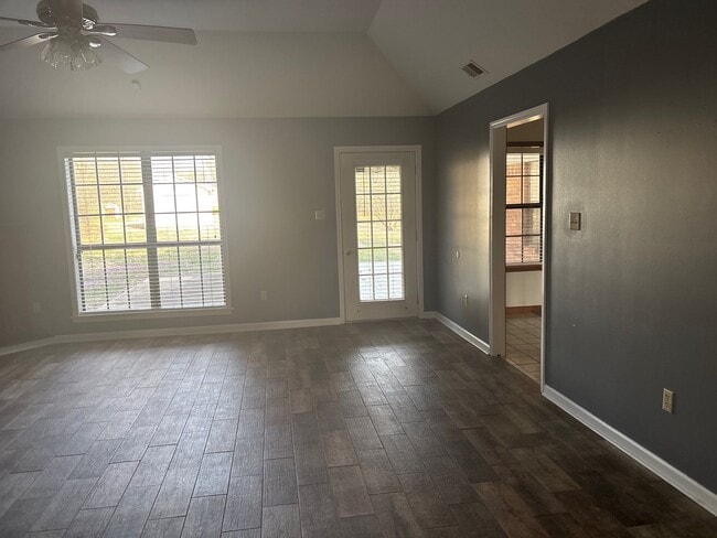 Building Photo - 375 Plum Tree Cir