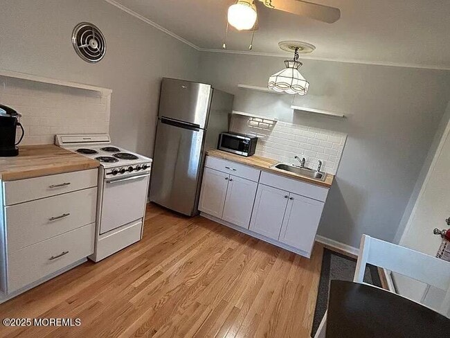 Building Photo - 1515 7th Ave