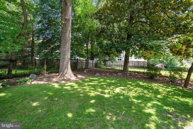 Building Photo - 5201 Brookeway Dr