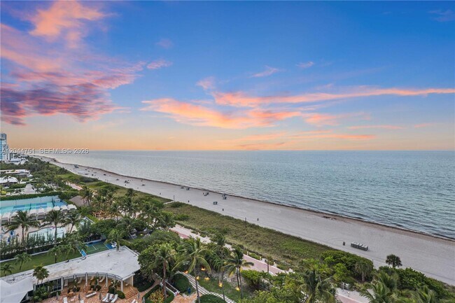 Building Photo - 5025 Collins Ave