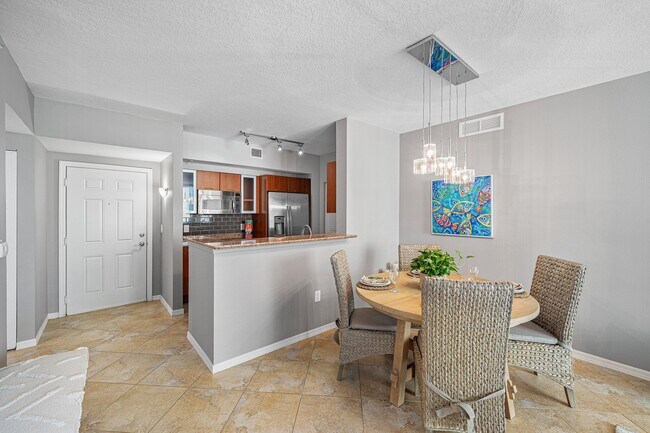 Building Photo - 700 E Boynton Beach Blvd