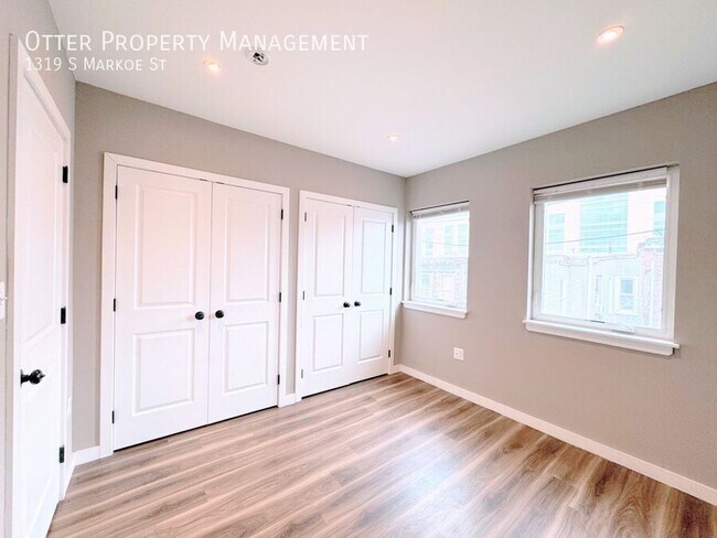 Building Photo - 1319 S Markoe St