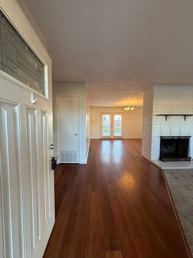 Building Photo - Orcutt Single Story Home on Cul-de-Sac with a Large Yard