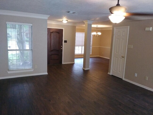 Building Photo - 7626 Almond Springs Dr