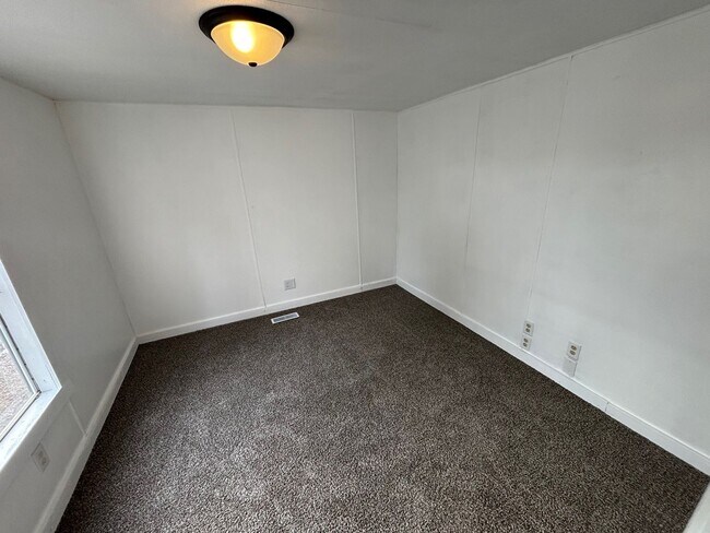 Building Photo - Glendale Mobile Home Park