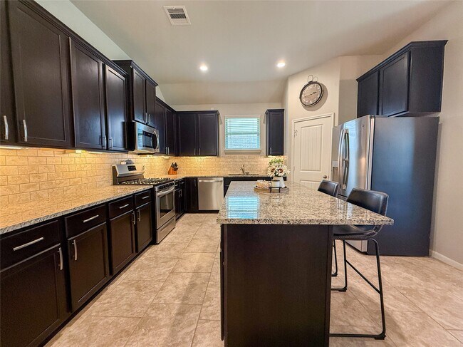 Building Photo - 2513 Kaman Ln