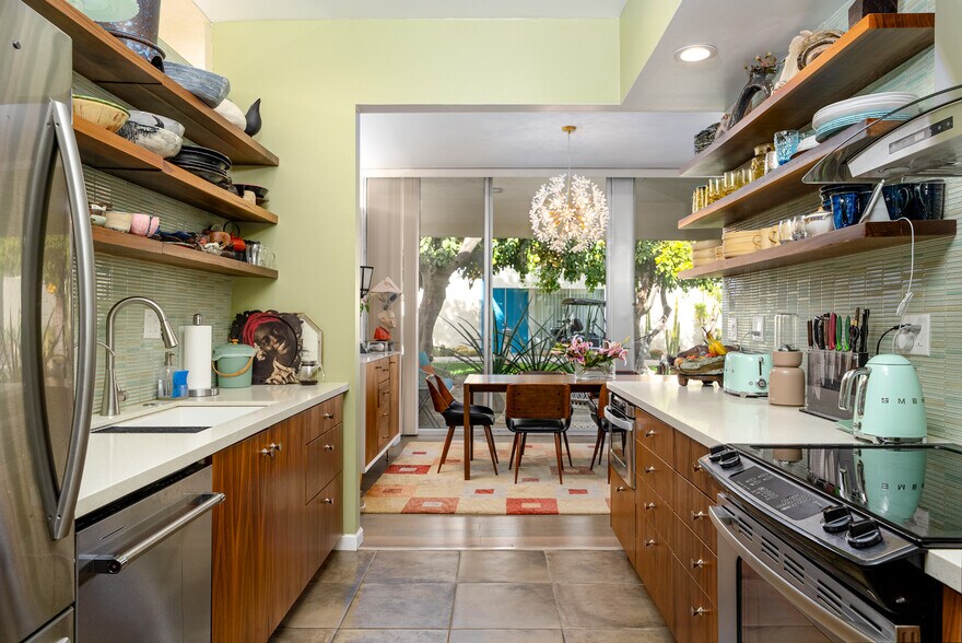 Building Photo - 17 Desert Lakes Dr