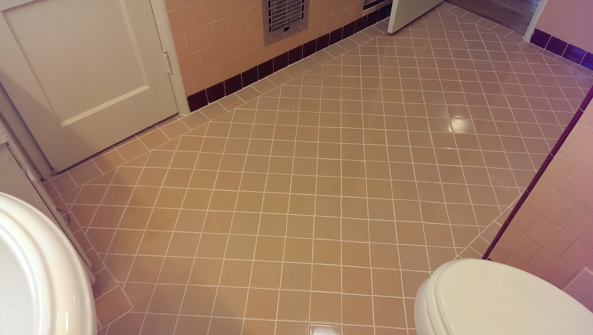 Primary Bathroom - 1226 S Longwood Ave