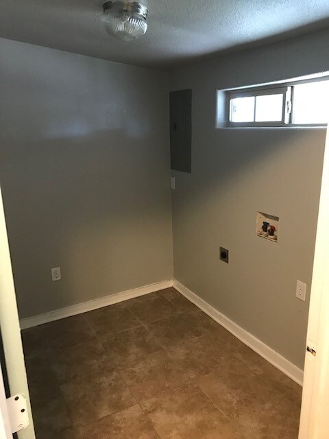 Building Photo - 46 Private Rd 51321