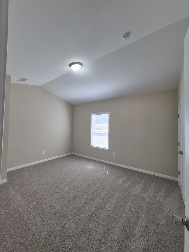 Building Photo - 209 Charlotte Cir