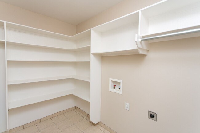 Building Photo - 16131/16133 Rolling Meadows Dr.